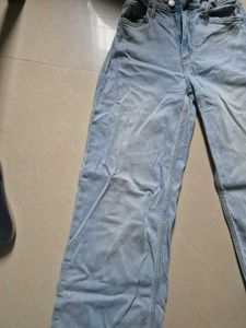 Blue Straight Cut Jeans – Classic &amp; Comfortable Fi