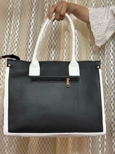Chic Black &amp; White Tote Bag