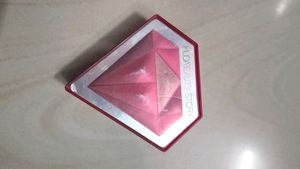 Diamond Highlighter Huda Beauty