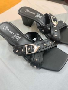 new  Black Heeled Sandals never worn stylish bucka