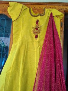 Elegant lime green &amp; purple Embroidered Kurta Set