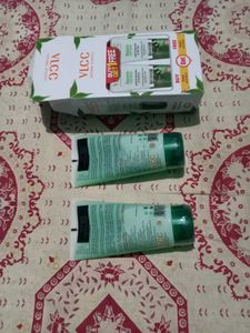 VLCC Neem Fash Wash  300ml  .