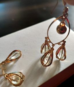 Long earring with pearl style