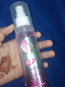 Dabur Gulabari Rose Face Cleanser