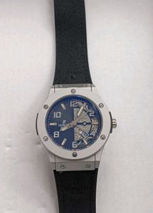 Hublot Watch - Stylish Timepiece