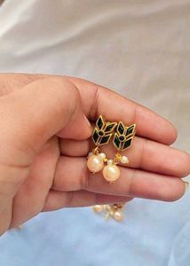 Beautiful Pearl Drop Earrings(5 Pairs)