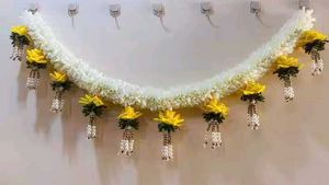 Gajra Floral Toran