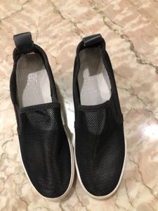 Black Slip-On Mesh Sneakers
