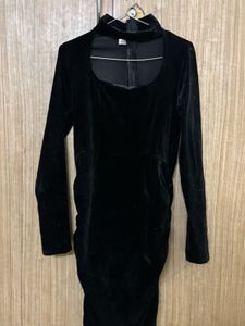 Black Bodycon Dress With Cutout