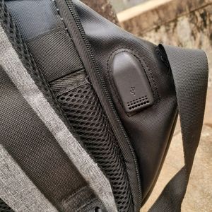 Anti-Theft 17 Inch Bag USB Charging Port Backpack