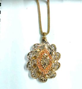 Golden Floral Pendant Necklace