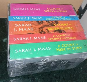 A Court of Thorns and Roses Box Set