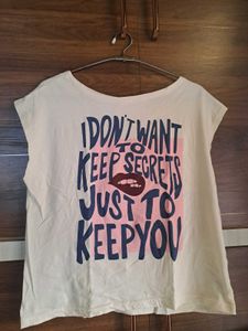NEWME GRAPHIC CROP TEE ✨️🤍