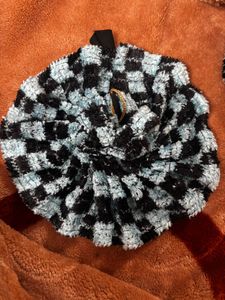 laddu Gopal wollen dress size 4,5 only 1 dres