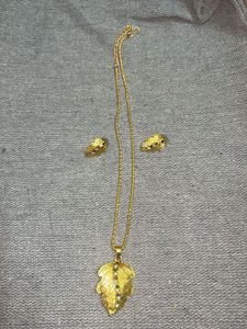Leaf Pendant Necklace & Earrings combo ✨🫶🏻
