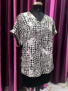 Chic Houndstooth Print Top