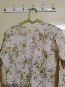 Short chikankari cotton kurta