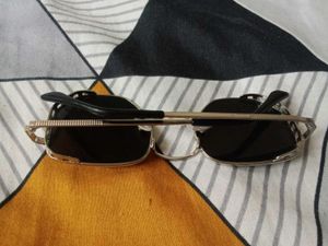 Stylish Sunglasses with metal coat