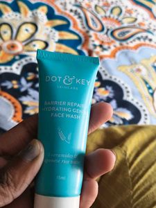 Dot &amp; Key Face Wash