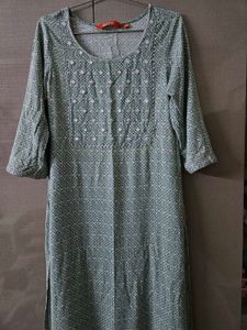 Women Floral Print Round-Neck Kurta