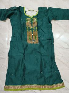 Green Kurtha Set