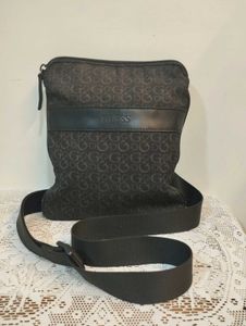 GUESS Crossbody Bag💥