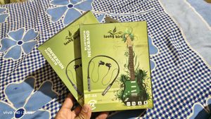 Lucky Bird Bluetooth Neckband