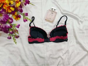 🇳🇿💫💗Elegant Black &amp; Red Lace Bra
