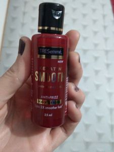 TRESemme KERATIN SMOOTH Anti-Frizz HAIR SERUM