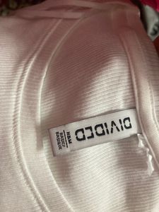 H&amp;M Full Sleeves Top 🤍..NO SWAP OR COINS ONLY CASH AS I DO BUSINESS