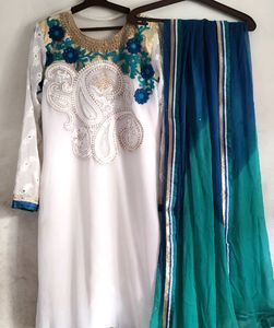 Embroidery Kurta set For girls And Women&#39; Size iss