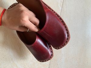 Handcarfted Kolhapuri Slipper
