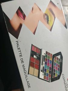 Cameleon Makeup Palette