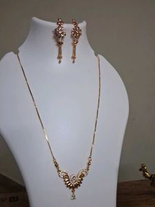 Gold Polish Cain With Earrings