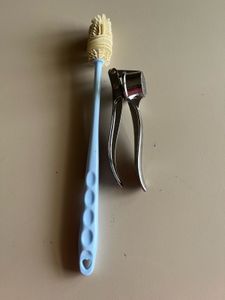 Silicone Bottle Cleaner, Chrome Plated Garlic Pres