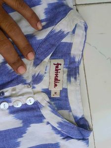 Blue &amp; White Print Ikat Kurti