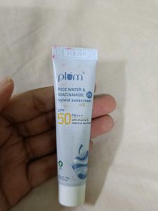 Plum Niacinamide Toner With Hybrid Sunscreen