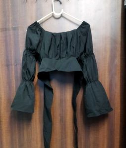 Black Balloon Sleeve Top