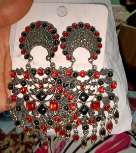 Black &amp; Red Earrings❣️