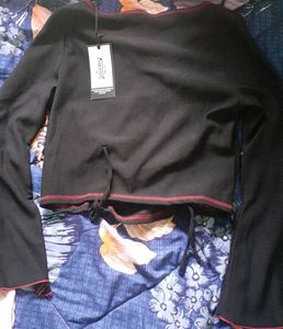 Black Long Sleeve Crop Top