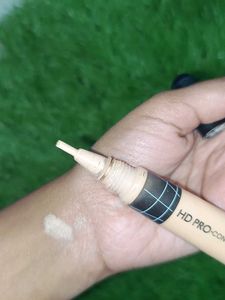 Half N'Half HD Pro Conceal