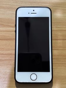 iPhone SE (1st Generation) / 32GB (Rose Gold)