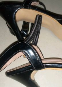 Black Heels 350rs