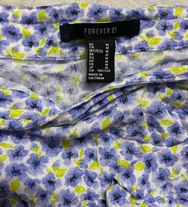 Forever 21 Cute Floral Skirt