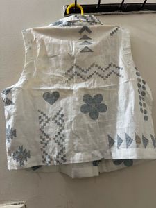 Geometric Print Cropped Vest