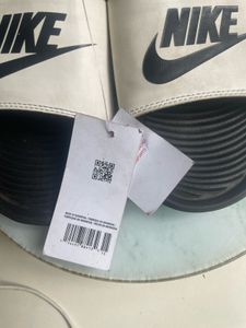 Nike Victori One Slides - Black &amp; White