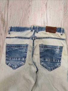 Sc5052 Zudio Distressed Jeans Size 30