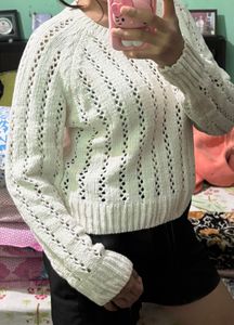 trendy white sweater ☕️