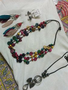 Stylish Neck Piece And Earings