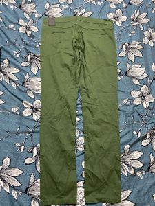 WROGN Men Green Slim Fit Pleated Trousers